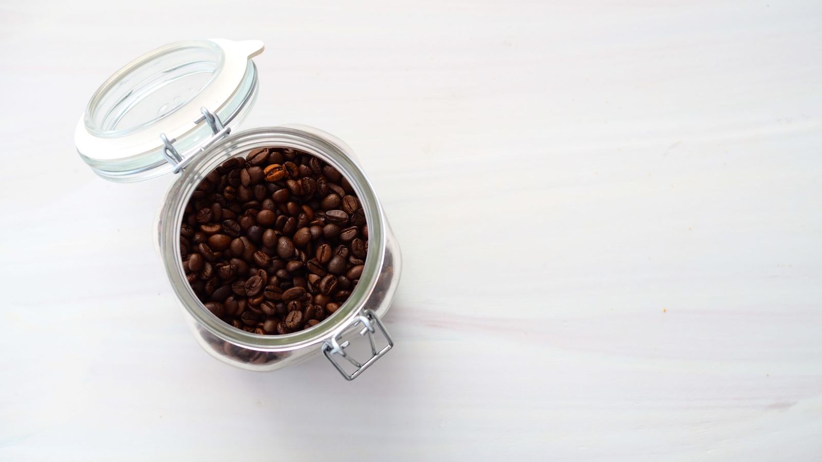 How to store coffee beans: the first 30 days after roasting